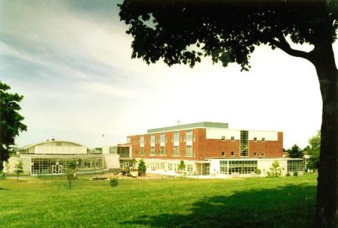 Fort Banks Elementary School Exterior